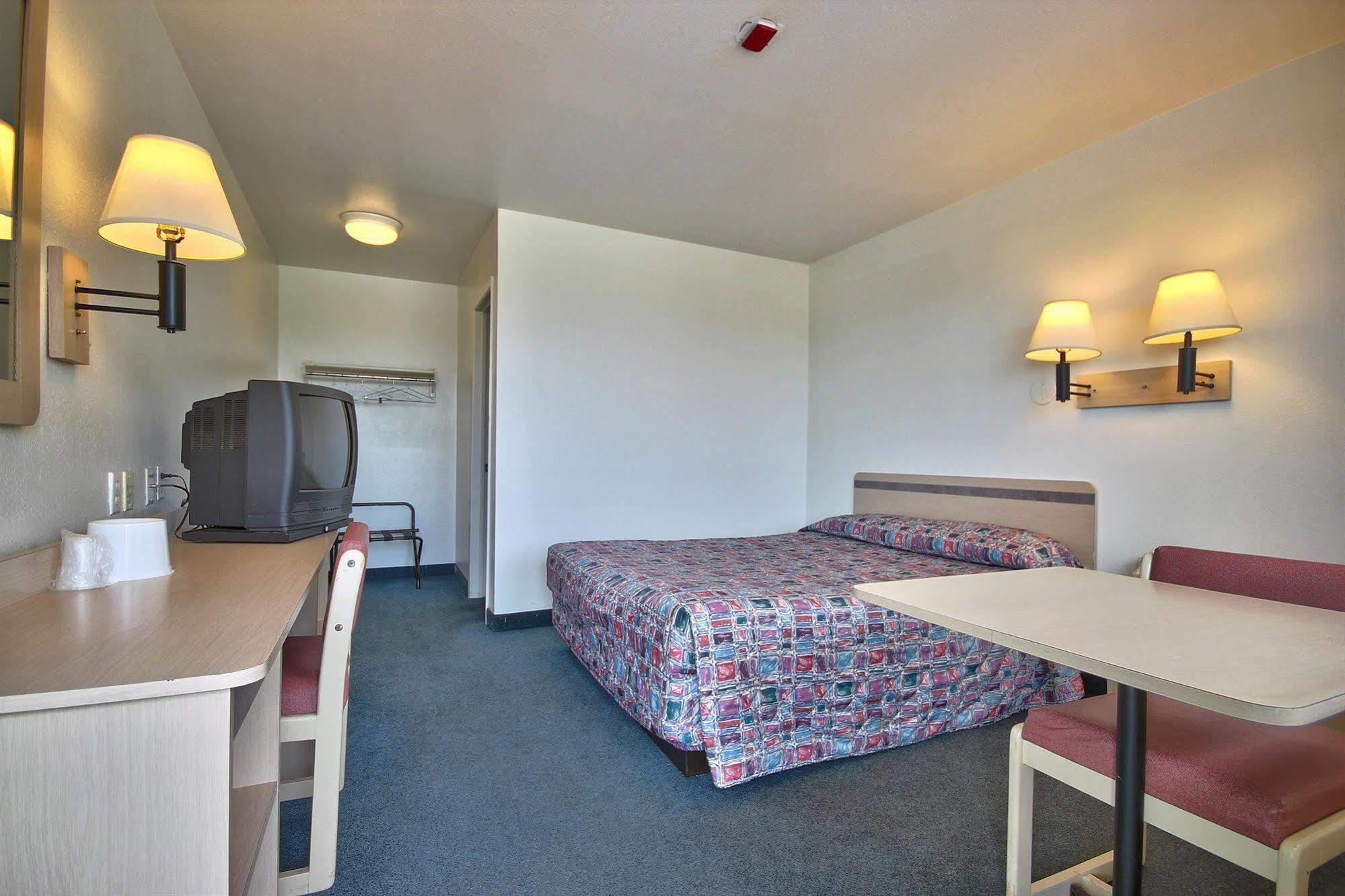 America'S Best Value Inn & Suites-Helena Kültér fotó